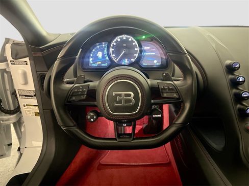 Used 2019 Bugatti Chiron image 24