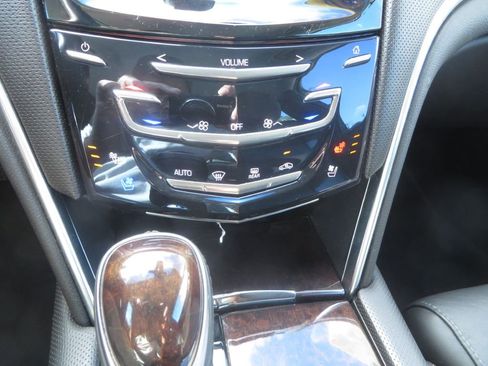Used 2016 Cadillac XTS Luxury image 21