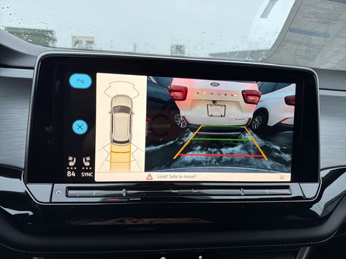 New 2026 Volkswagen Atlas Cross Sport SE image 19