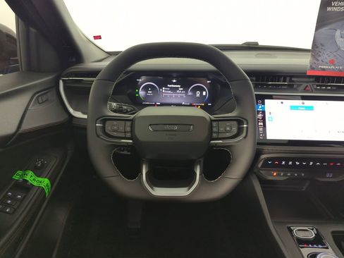 New 2026 Jeep Cherokee Overland image 17