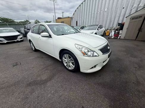 Used 2012 INFINITI G37 x Sedan w/ Premium Pkg image 3