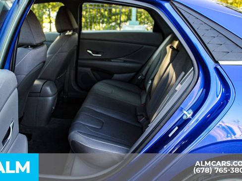 Used 2025 Hyundai Elantra SEL FWD image 17