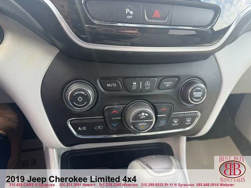 Used 2019 Jeep Cherokee Limited AWD/4WD image 17