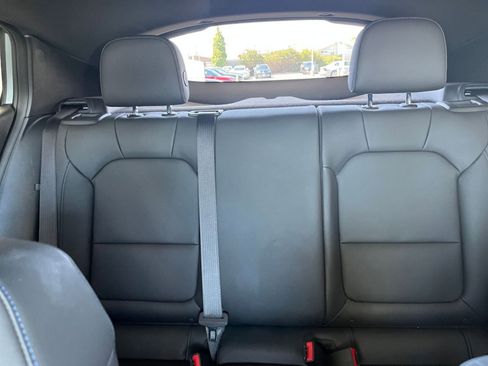 Used 2025 Buick Envista Sport Touring image 38