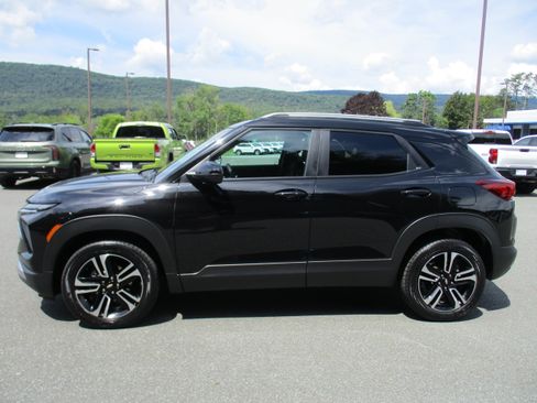 Used 2024 Chevrolet TrailBlazer LT w/ Convenience Package AWD/4WD image 8