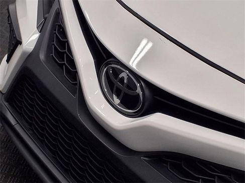 Used 2024 Toyota Camry SE image 29