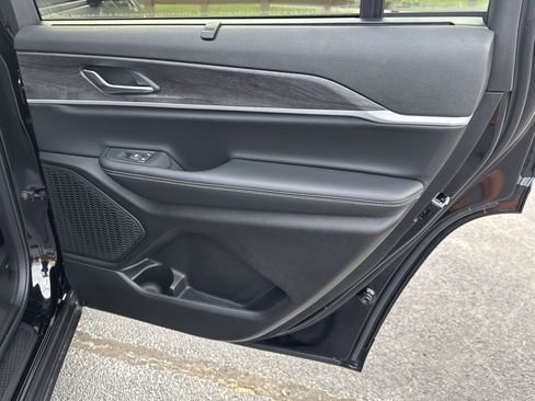 New 2025 Jeep Grand Cherokee L Limited w/ Luxury Tech Group II image 19