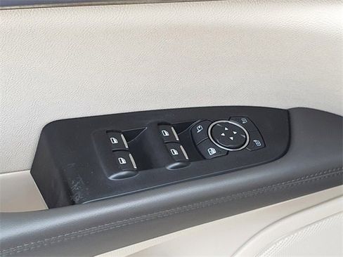 Used 2019 Lincoln Nautilus Select image 23