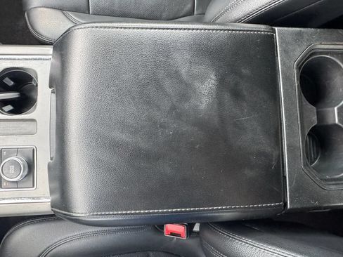 Used 2020 Ford Expedition XLT w/ Equipment Group 201A AWD/4WD image 32