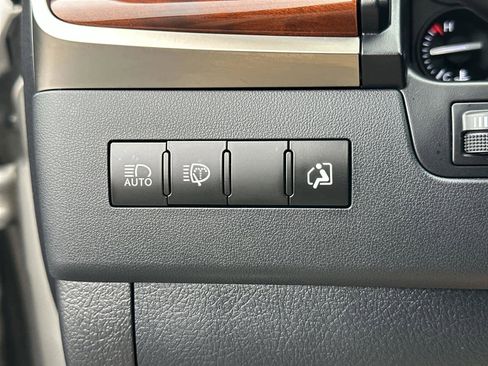 Used 2019 Lexus LX 570 4WD image 30