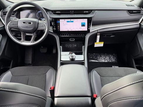 New 2026 Jeep Grand Cherokee Altitude RWD image 17