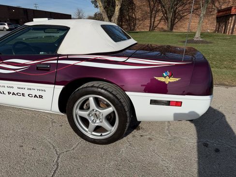 Used 1995 Chevrolet Corvette Convertible image 23