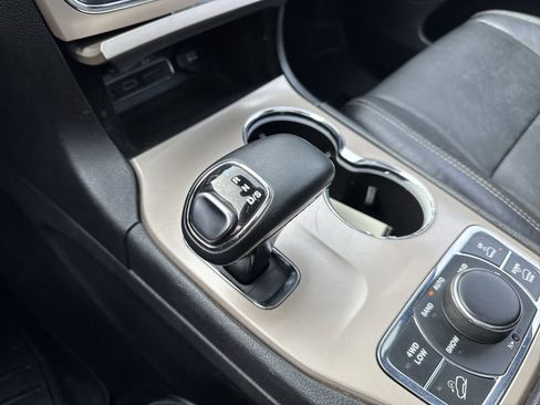 Used 2014 Jeep Grand Cherokee Overland w/ Advanced Technology Group image 23