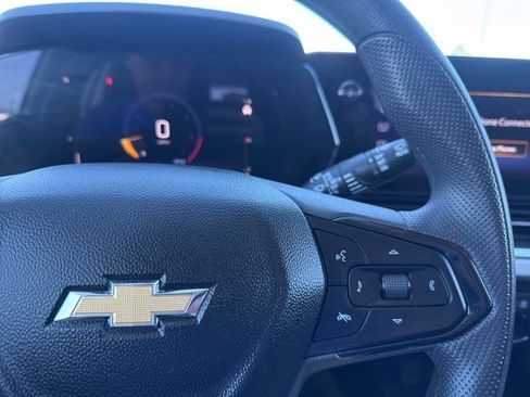 Used 2024 Chevrolet Trax LT image 11