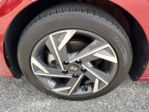 Certified 2025 Hyundai Elantra Sport image 10