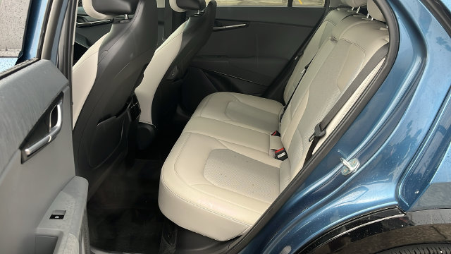 Used 2023 Kia Niro EX Touring FWD image 21