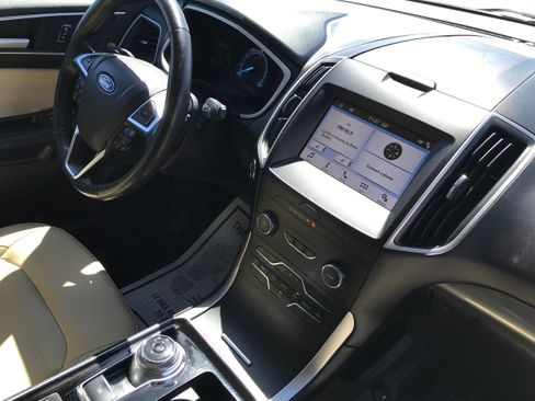 Used 2019 Ford Edge SEL w/ Equipment Group 201A AWD/4WD image 19