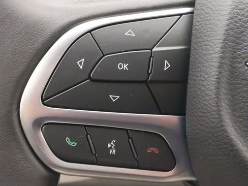 Used 2020 Chrysler Pacifica Touring-L Plus w/ Advanced Safetytec Group image 24