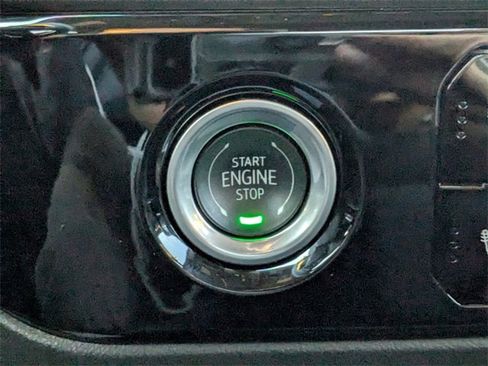 Used 2024 GMC Sierra 1500 Elevation image 29