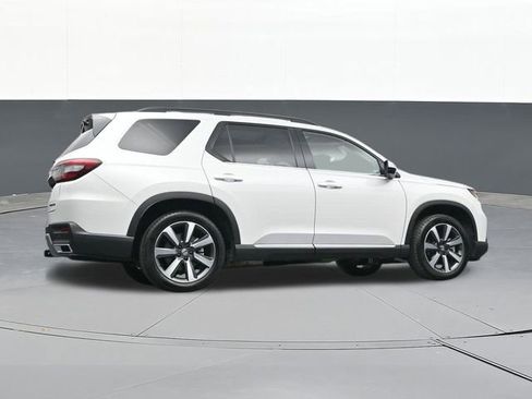 Used 2025 Honda Pilot Touring image 49