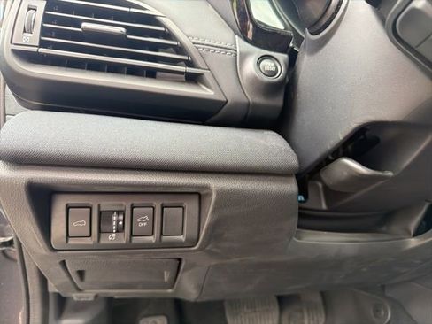 Used 2022 Subaru Outback Premium image 18