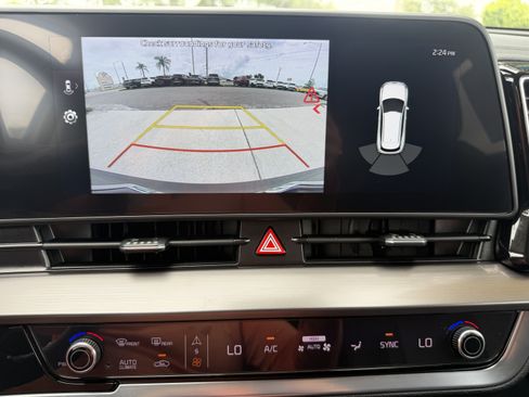 Used 2025 Kia Sportage EX FWD image 21
