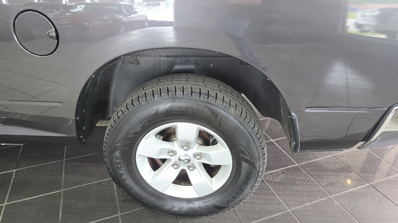 Used 2017 RAM 1500 Classic SLT AWD/4WD image 31