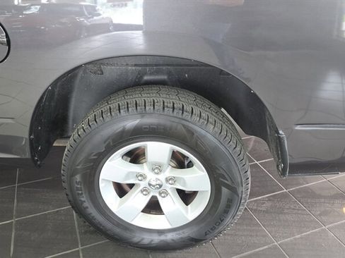 Used 2017 RAM 1500 Classic SLT AWD/4WD image 31