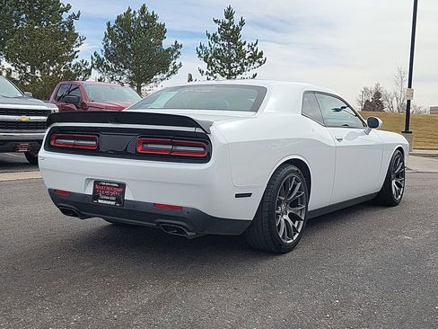 Used 2015 Dodge Challenger SRT w/ Technology Group image 4