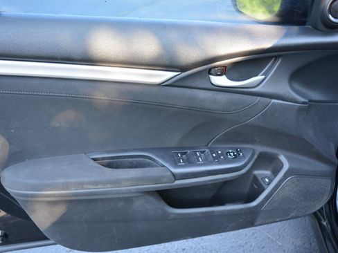 Used 2017 Honda Civic EX image 9