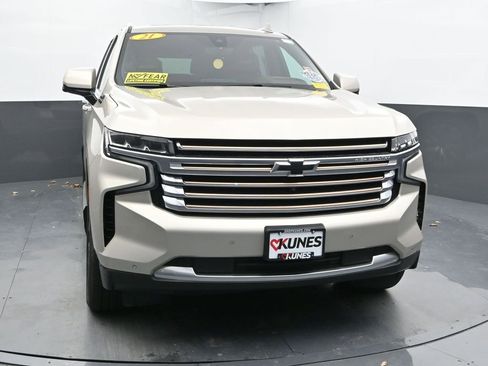 Used 2021 Chevrolet Suburban High Country image 3