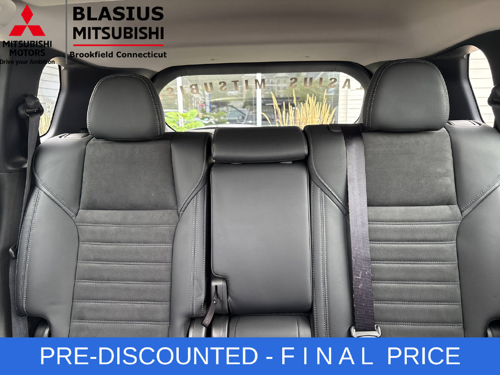 Used 2025 Mitsubishi Outlander AWD image 50