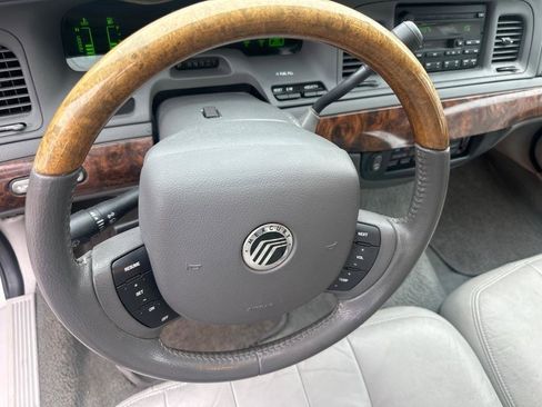 Used 2005 Mercury Grand Marquis LS RWD image 31