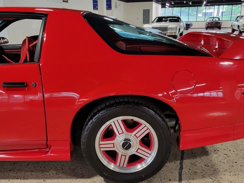 Used 1991 Chevrolet Camaro Z28 RWD image 29