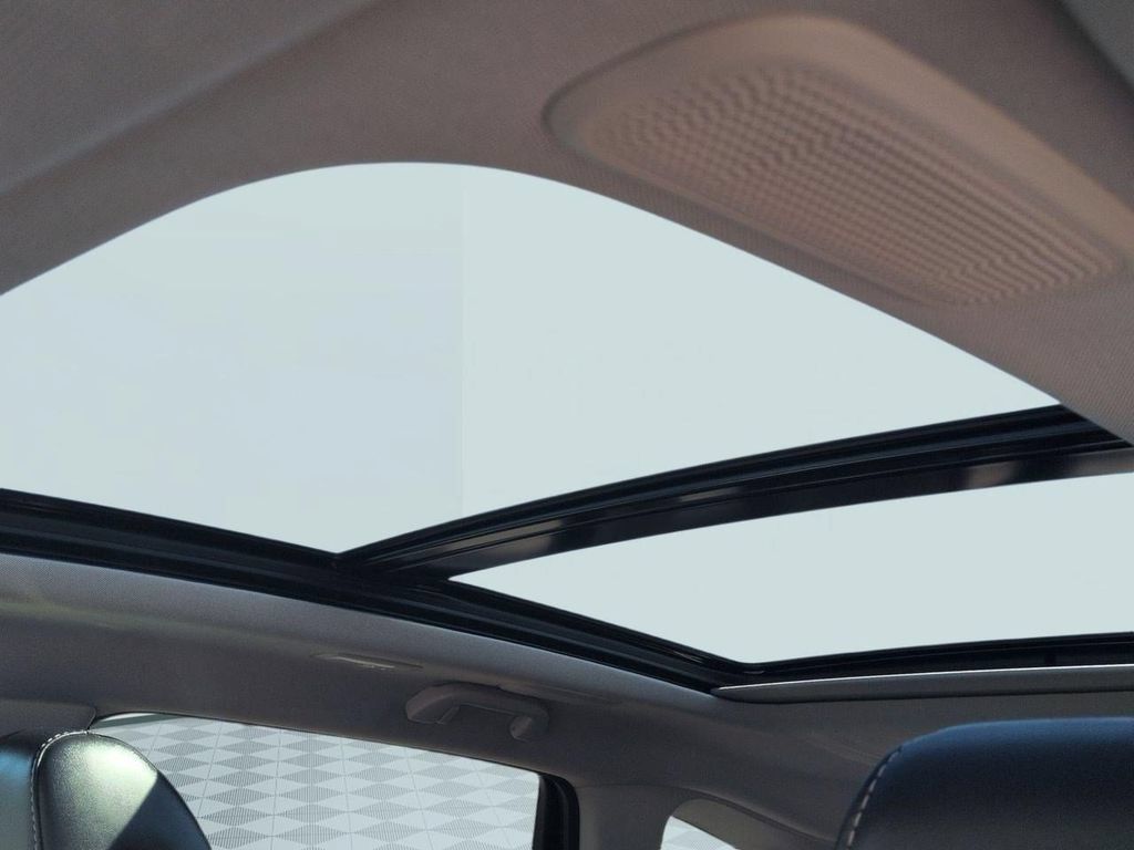Used 2025 Acura MDX w/ Technology Package AWD/4WD image 23