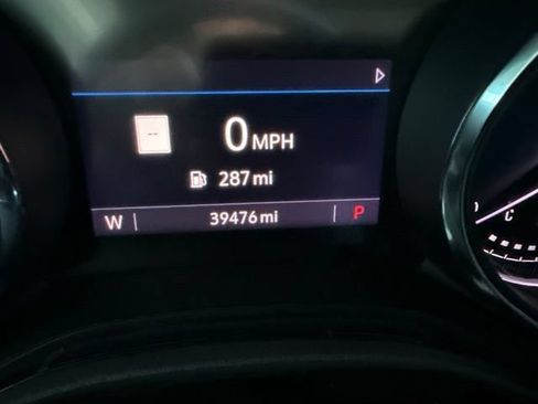 Used 2021 Buick Encore GX Select w/ Advanced Technology Package FWD image 4
