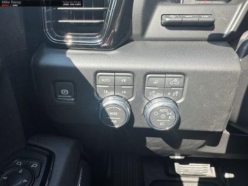 New 2026 GMC Sierra 1500 AT4 w/ Technology Package AWD/4WD image 21