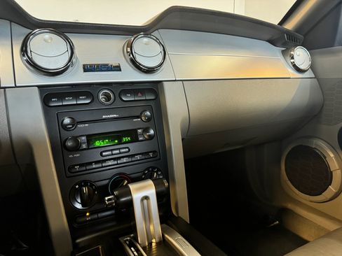 Used 2006 Ford Mustang GT Premium image 15