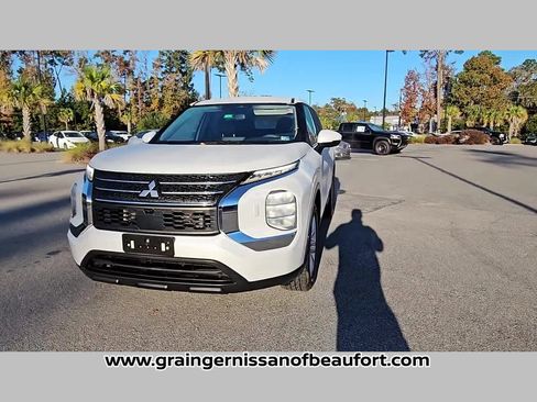 Used 2022 Mitsubishi Outlander ES image 21