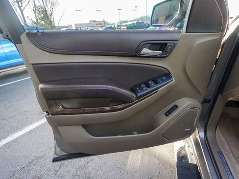 Used 2018 Chevrolet Tahoe LT w/ LT Signature Package image 19