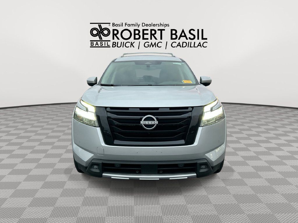 Used 2025 Nissan Pathfinder SL w/ Black Appearance Package AWD/4WD image 3