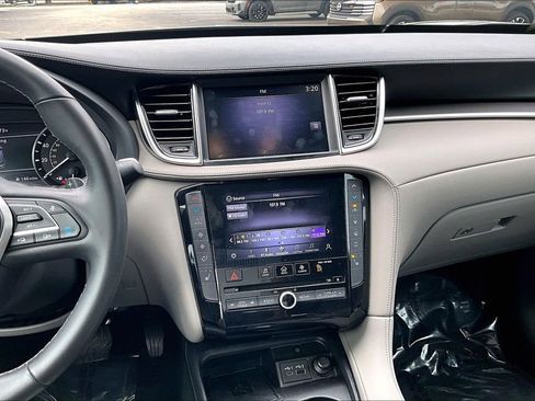 Certified 2024 INFINITI QX50 Luxe image 11