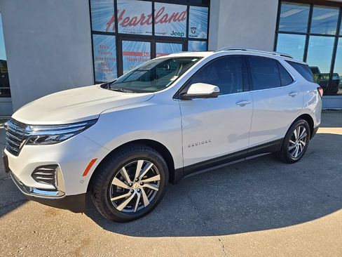 Used 2024 Chevrolet Equinox Premier AWD/4WD image 3