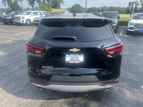 Used 2023 Chevrolet Blazer LT w/ Convenience Package FWD image 6