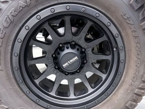 Used 2020 GMC Sierra 3500 AT4 image 9