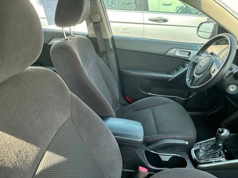 Used 2011 Kia Forte SX FWD image 18