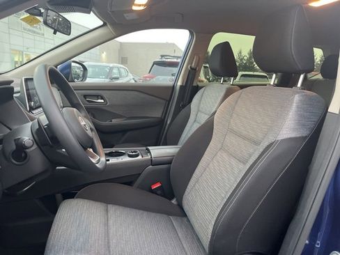 Certified 2023 Nissan Rogue SV image 8