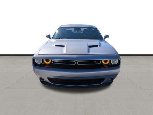 Used 2018 Dodge Challenger R/T image 3
