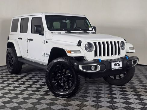 Used 2023 Jeep Wrangler Unlimited Sahara w/ Cold Weather Group AWD/4WD image 2