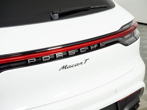 New 2026 Porsche Macan Turbo AWD/4WD image 37